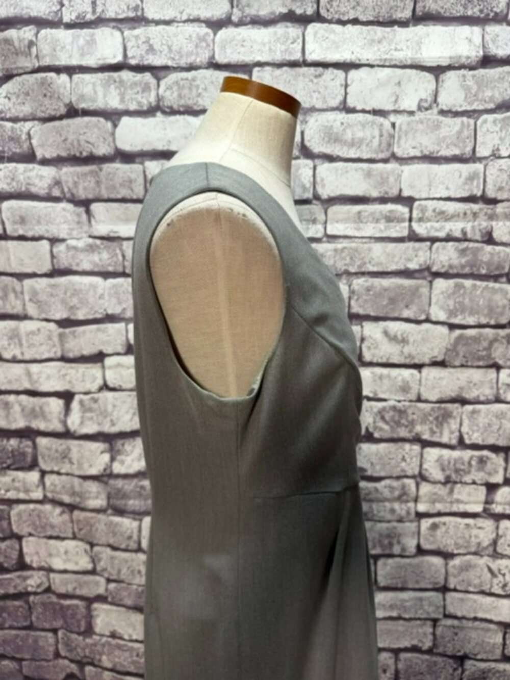Jones New York Gray V-Neck Sleeveless Dress Size 12 - Picture 7 of 8